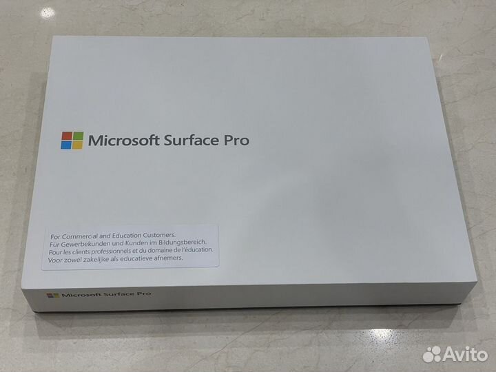 Коробка от ноутбука-планшета Microsoft Surface Pro