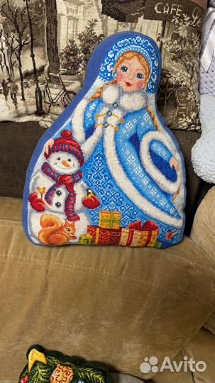 Вышитые подушки