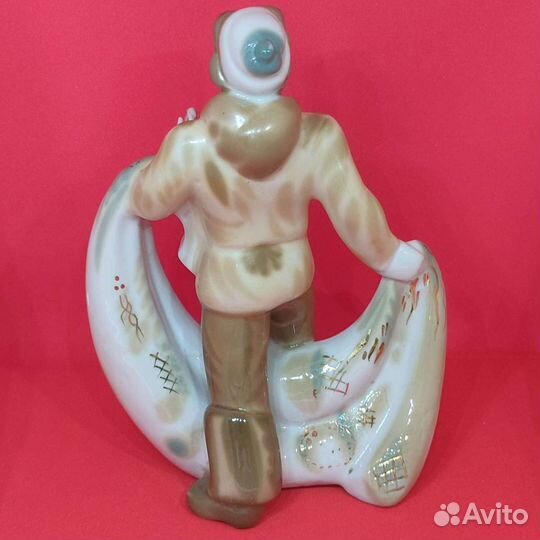 Советская фарфоровая статуэтка 