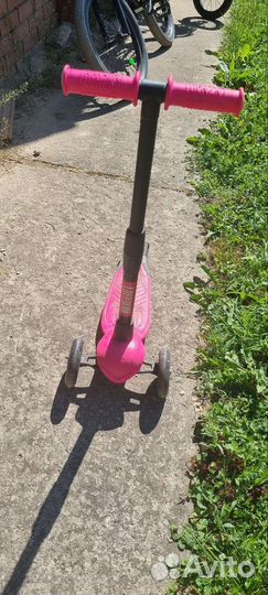 Самокат трехколесный