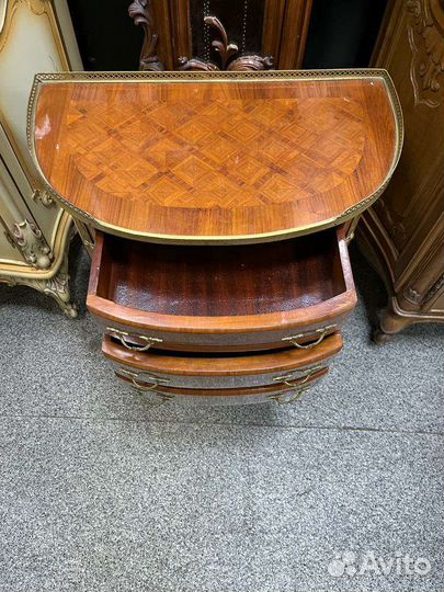 Тумбочка из массива