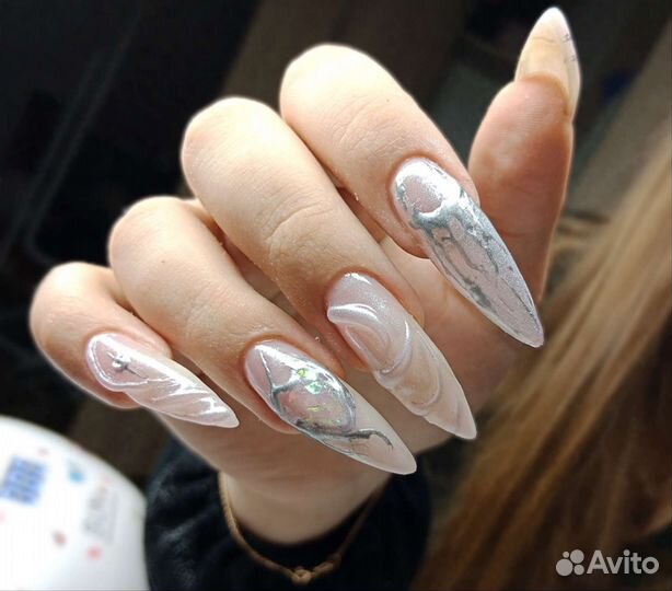 Маникюр и педикюр