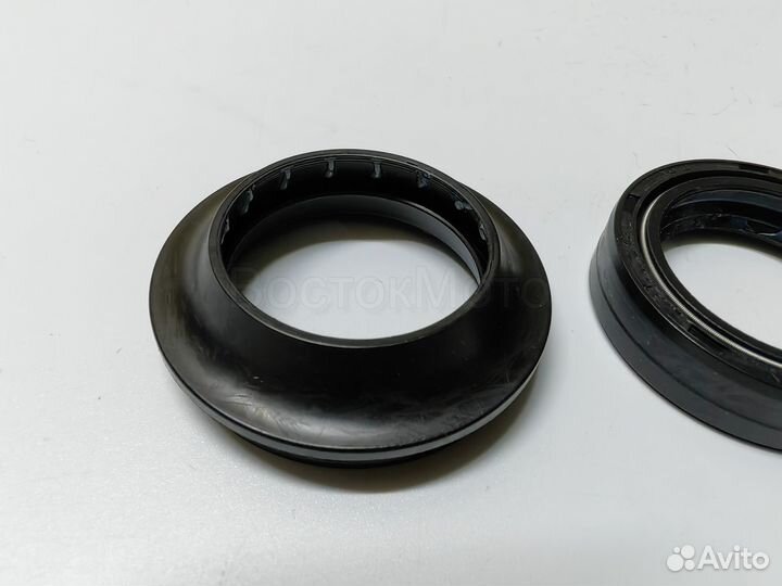 Сальники и пыльники вилки Honda Lead 110 JF19