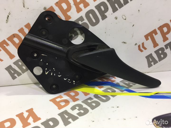 Мерседес Вито Ручка внутренняя передней двери Лев