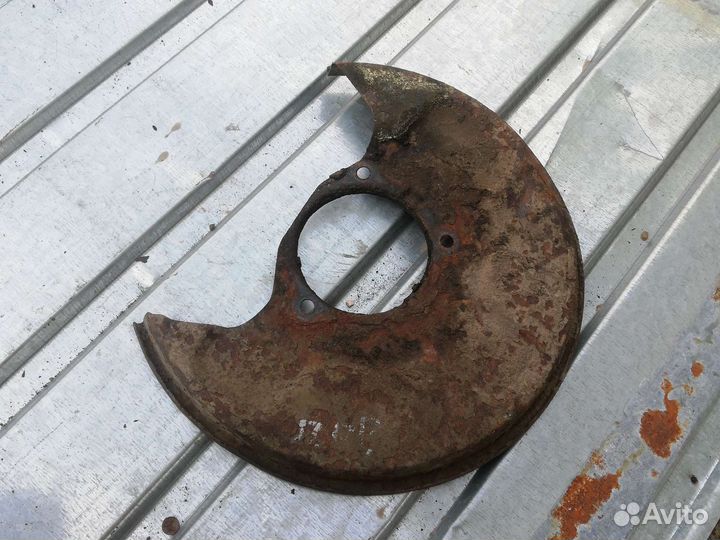 Щит тормозной передний Опель Фронтера А