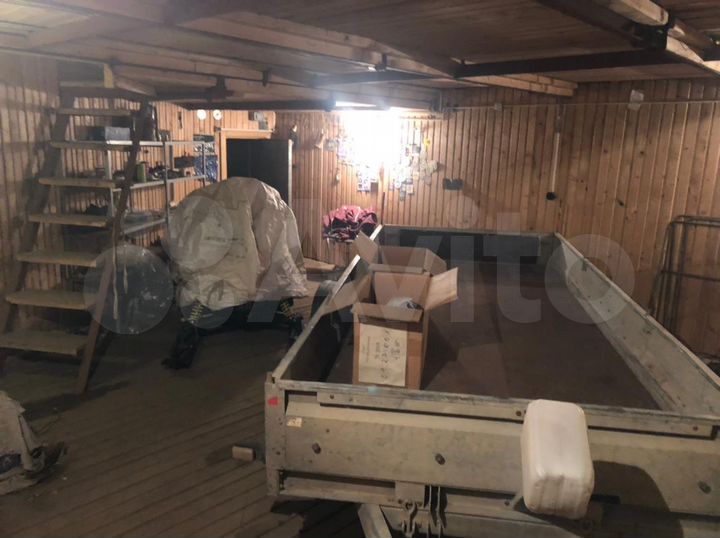 Гараж, > 30 м²