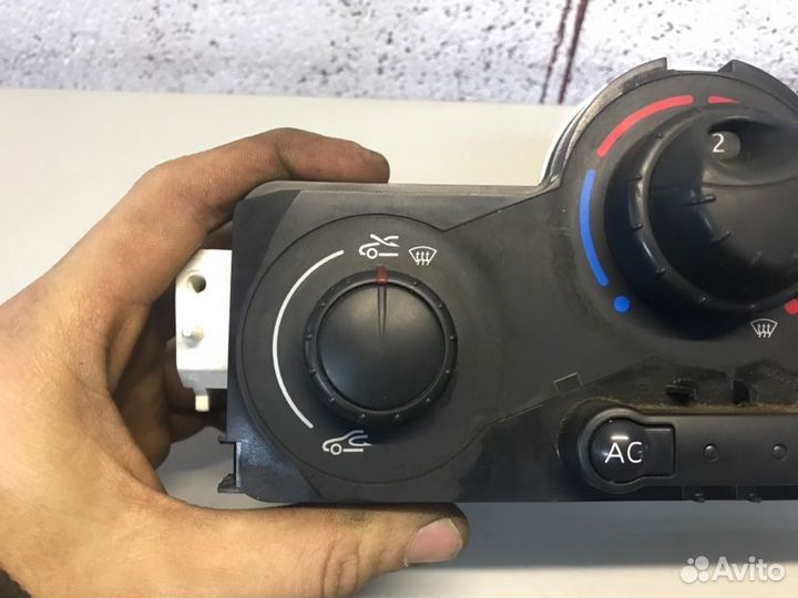 Блок управления климатом Renault Megan 2 седан 1.6