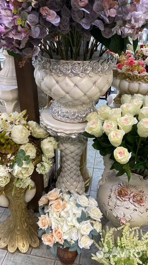 Шикарный комплект ваза на постаменте