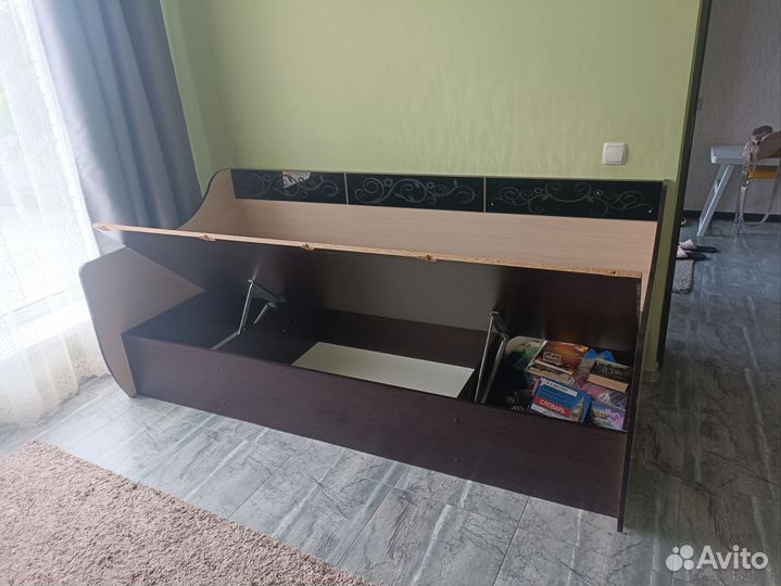 Кровать