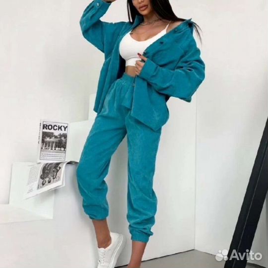 Вельветовый спортивный костюм