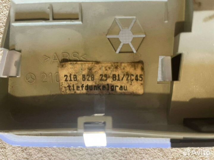 Плафон освещения салона Mercedes w210