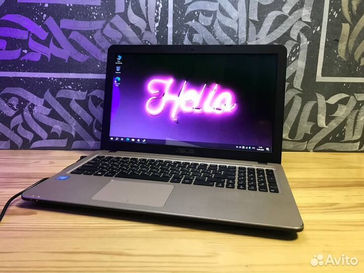 Легкий ноутбук Asus SSD/Intel