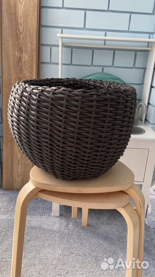 Кашпо из искусственного ротанга
