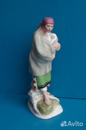 Статуэтка женщина с ребёнком фарфор 1929г.Вербилки