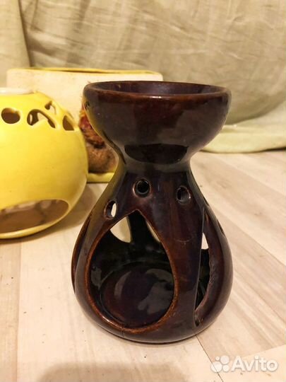 Аромалампа и кашпо для цветов