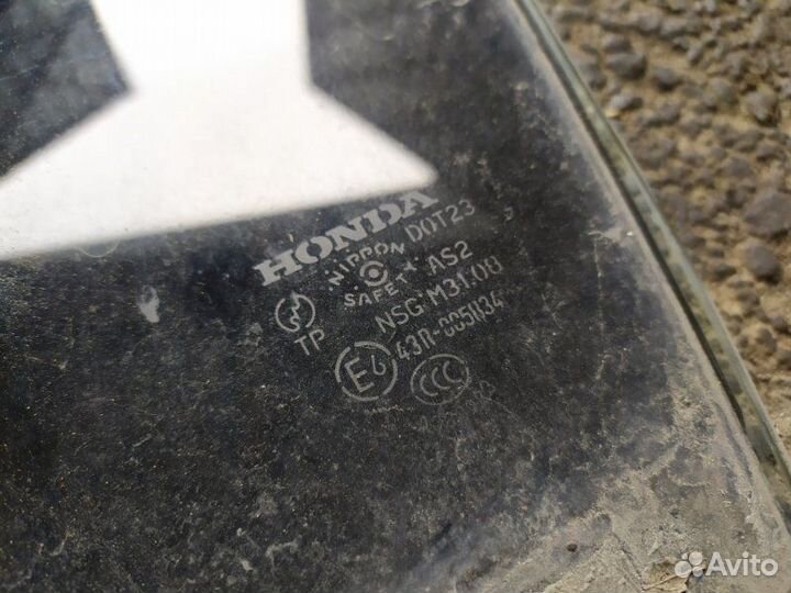 Стекло двери заднее левое Honda Civic 4D 1.8