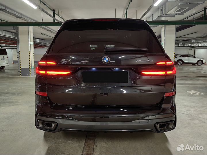 BMW X7 3.0 AT, 2023, 9 000 км