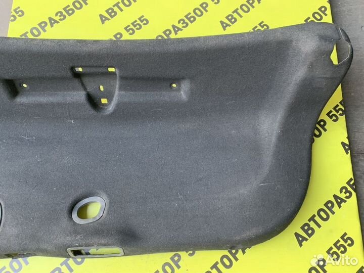 Обшивка двери багажника Kia Quoris