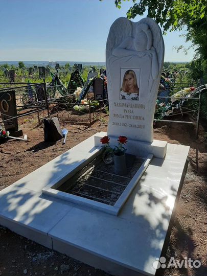 Памятник из мрамора