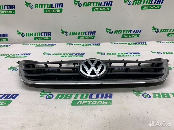 Решетка радиатора передняя Volkswagen Touran 1