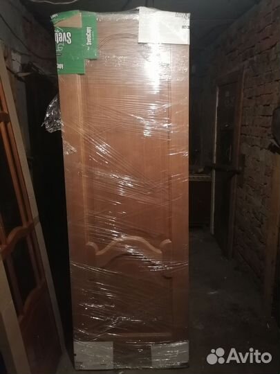 Двери межкомнатные из массива