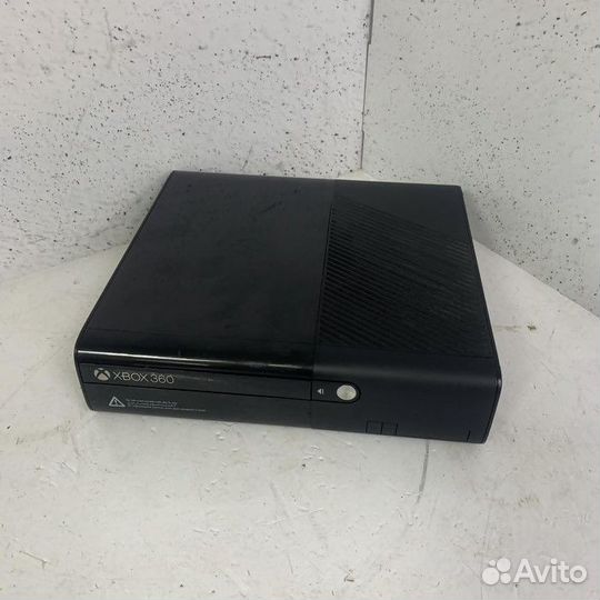 Игровая приставка Microsoft Xbox 360 E 500 гб