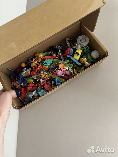 Игрушки из киндер сюрприза пакетом