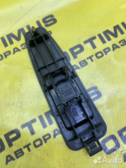 Кнопка стеклоподъемника передняя правая Geely MK