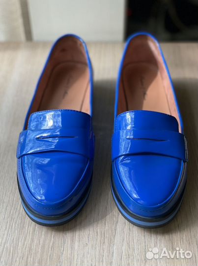 Лоферы женские 37р. Италия
