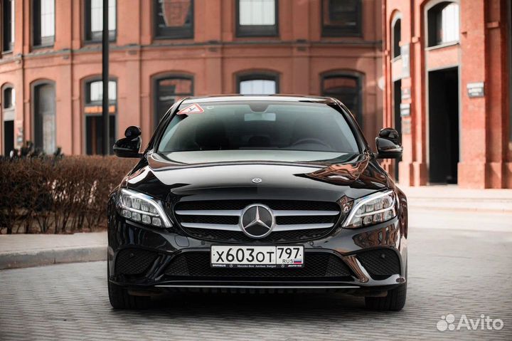 Инструктор по вождению на Mercedes