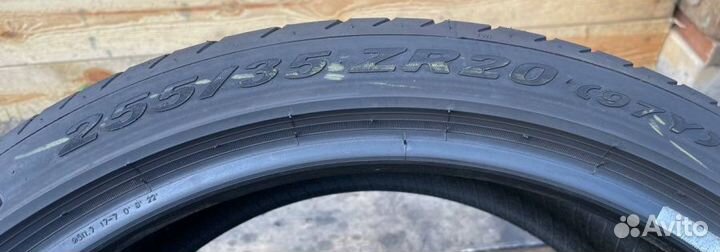 Pirelli P Zero 255/35 R20