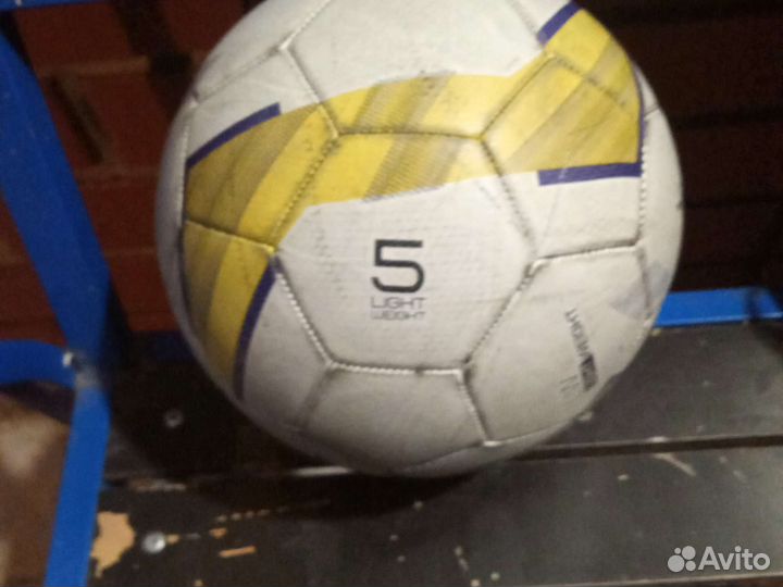 Футбольный мяч Demix