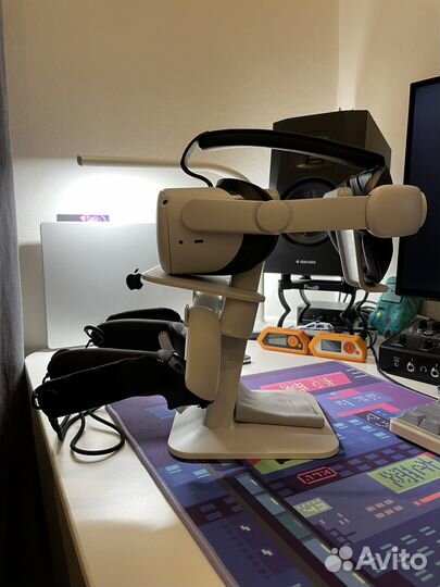 Oculus Quest 2 128GB + kiwi design аксессуары