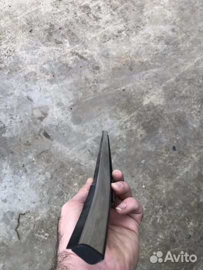 Уплотнитель Стекла на задний правый дверь tigoo 8