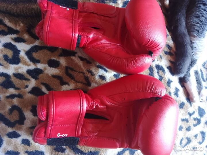 Боксерские перчатки