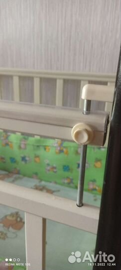 Кроватка с маятником