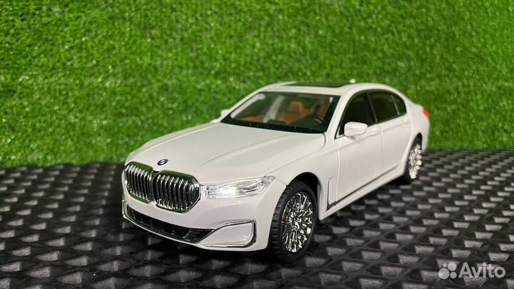 Модель автомобиля BMW 7 Series G11/G12 металл