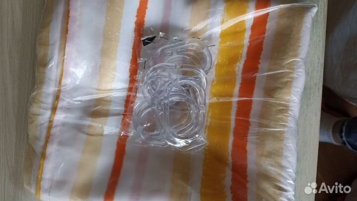 Штора в ванную, мыльница и стакан