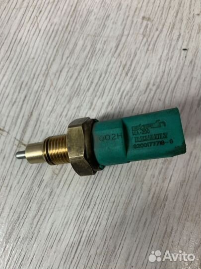 Датчик заднего хода Nissan terrano D10