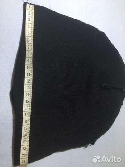 Шапка с аппликацией унисекс