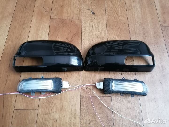 Накладки зеркала с повторителями Toyota RAV4 30