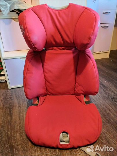 Детское кресло в машину