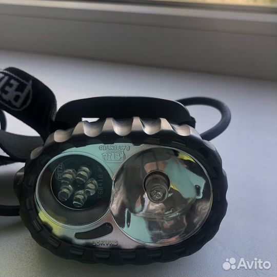Налобный фонарь petzl