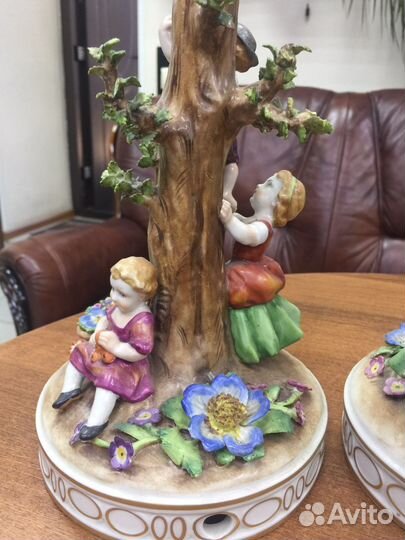 Парные статуэтки из фарфора под светильник