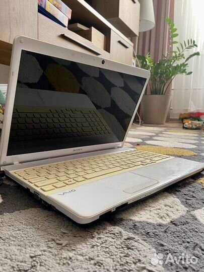Ноутбук Sony vaio vpcee2E1R(на запчасти)