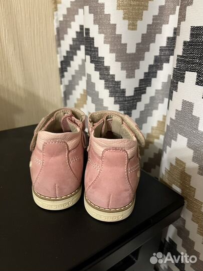 Сандалии для девочки