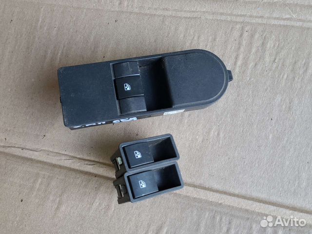 Кнопка стеклоподъемника Opel Astra H 2004-2015