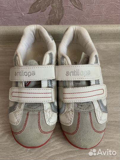 Кроссовки для девочки 30