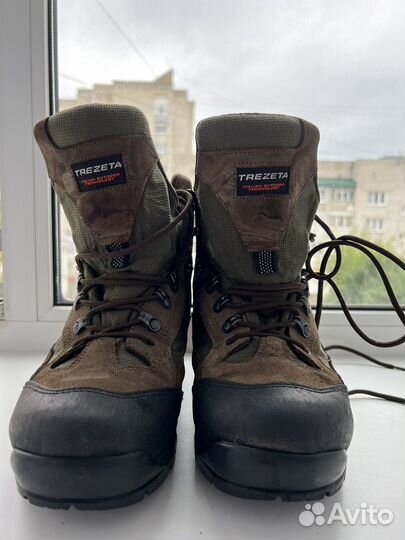 Трекинговые ботинки 44