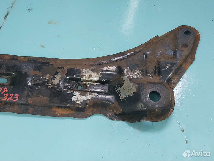 Балка поперечная передняя Mazda 323 bj